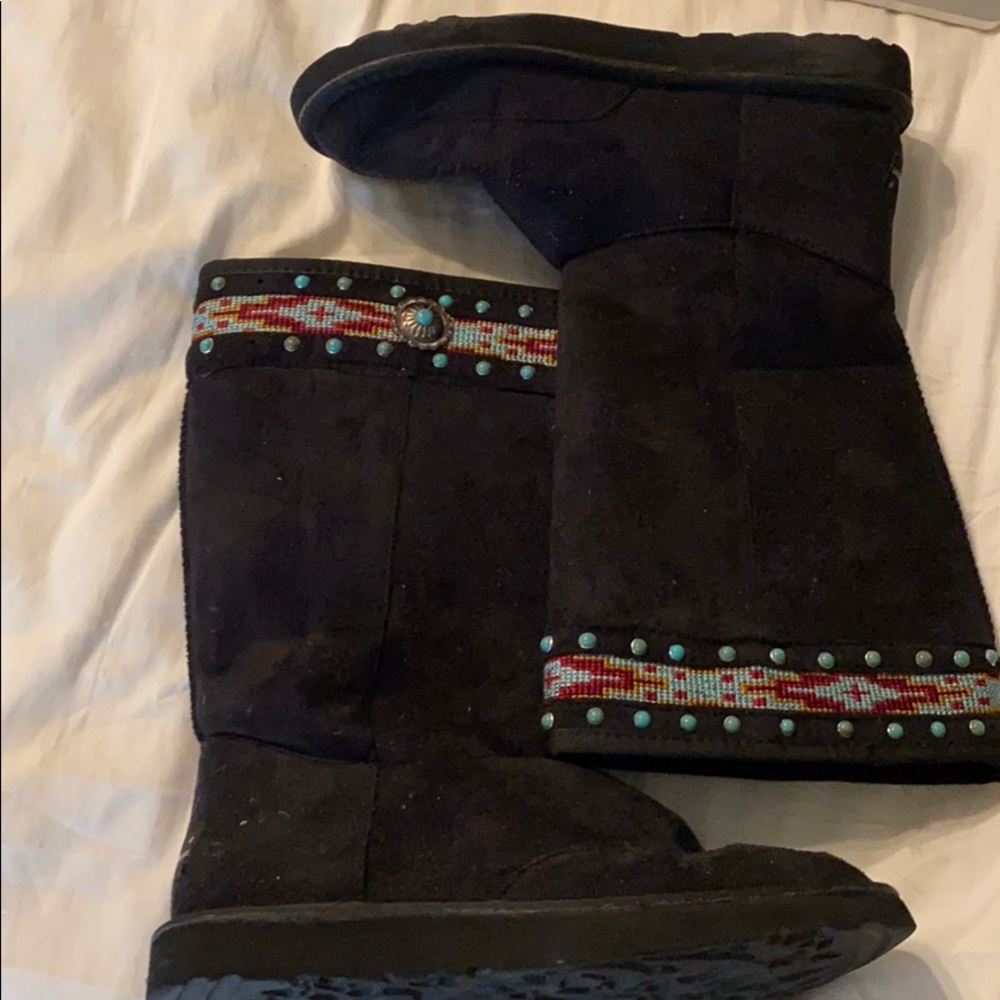 winter boots with tribal pattern and turquoise
